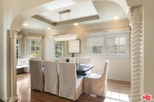 Building Photo - 131 S Martel Ave