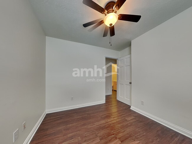 Building Photo - 2060 Cameron Crossing