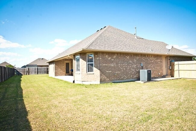 Building Photo - 826 Rickwood Cir