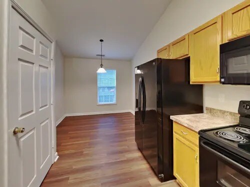 Building Photo - 105 Bosburg Dr