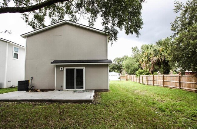 Building Photo - 8207 Highfield Ave