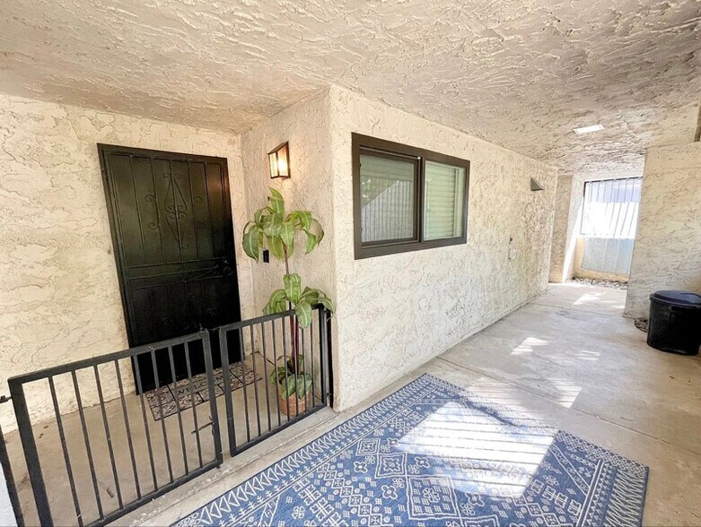 Building Photo - 5301 E Waverly Dr