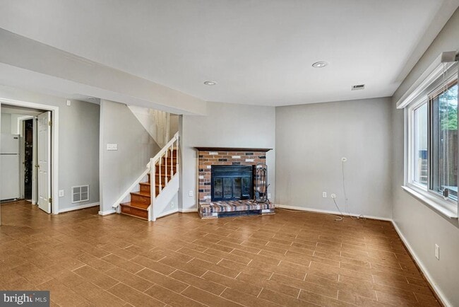 Building Photo - 5376 Harbor Ct Dr