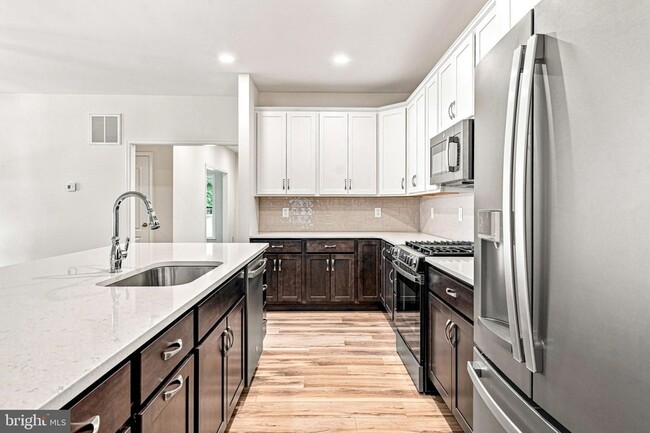 Building Photo - 34121 Juniper Dr