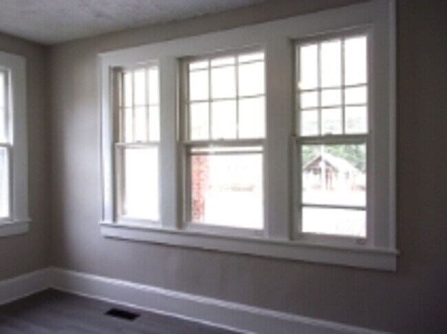 Building Photo - 411 N Confederate Ave