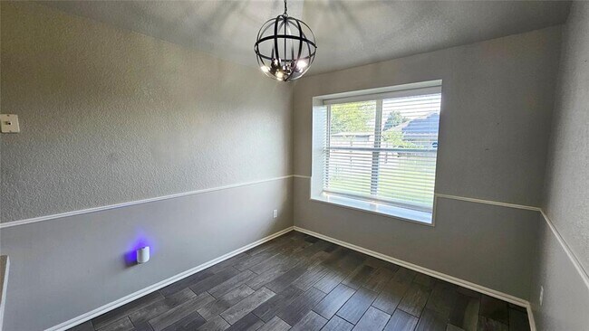 Building Photo - 6033 SE 83rd Pl