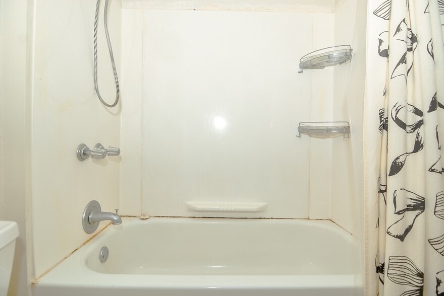 Building Photo - 1741 W Huron St