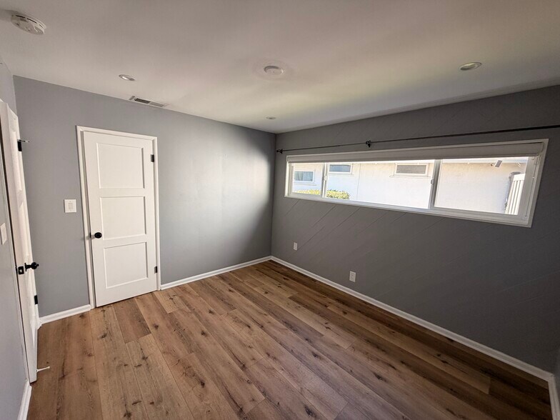 Building Photo - 5840 Allott Ave