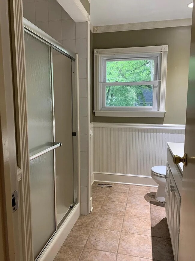 Building Photo - 133 May St