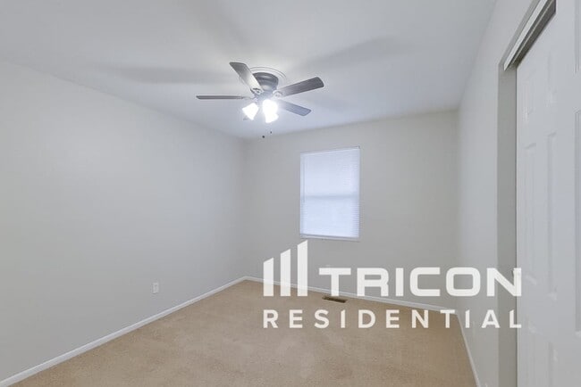Building Photo - 1563 Park Ridge Ln