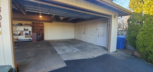 Building Photo - 1301 Marshall Drive Southeast