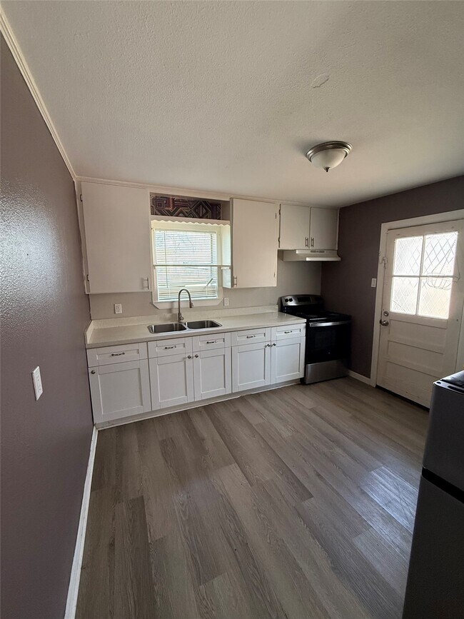 Building Photo - 1311 Malvern St