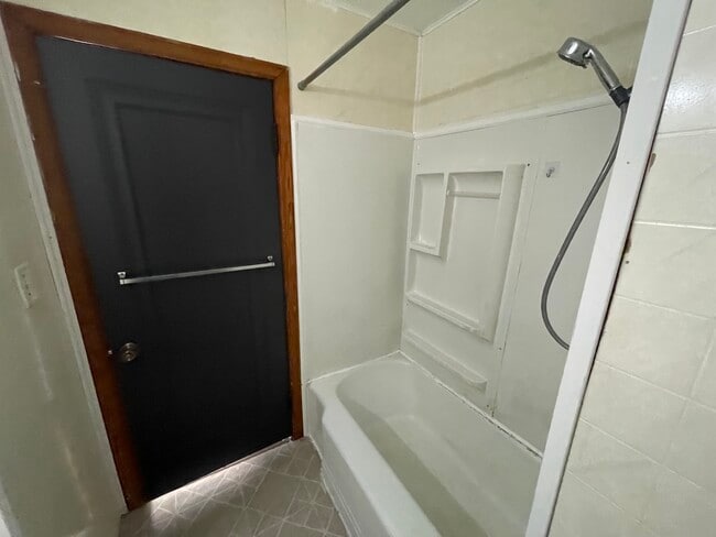 Building Photo - 2527 Georgetown Rd