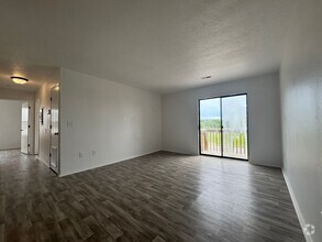 Building Photo - 743 Brett Cir