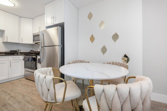 Building Photo - 4403 W Cleveland St