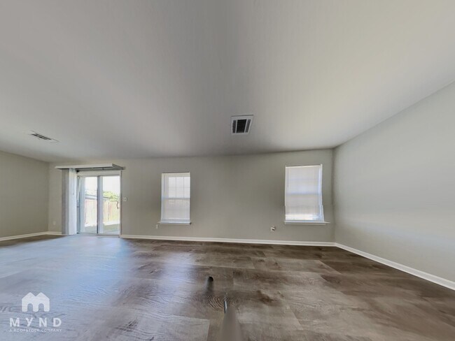 Building Photo - 1910 Sunset Village Dr