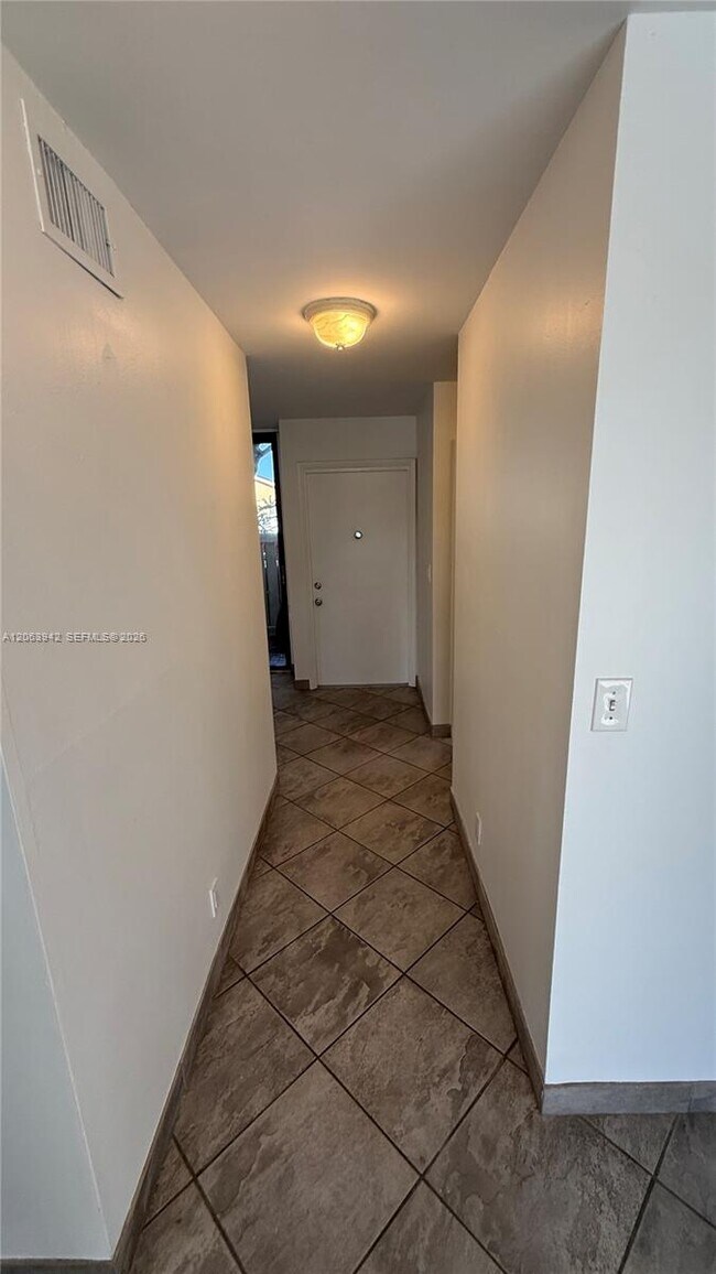 Building Photo - 2961 SW 87th Ave