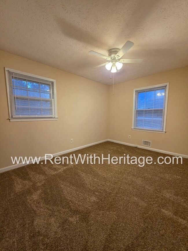 Building Photo - GREAT NEWS! 3 BEDROOM/ 2 BATH HOME WITH PARTIAL FINISHED BASEMENT