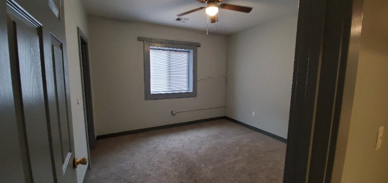 Building Photo - 1318 W 18th St N