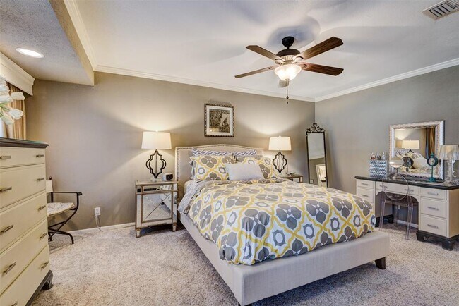 Building Photo - 2409 Bering Dr