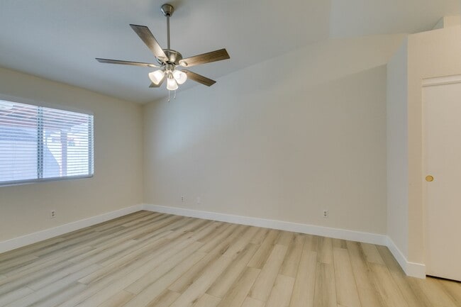 Building Photo - Charming 3-Bed, 2-Bath Single-Story Home i...