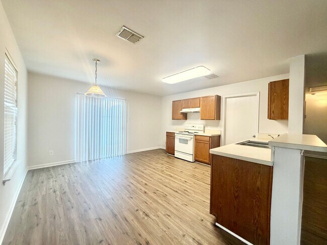 Building Photo - Updated and ready for occupancy