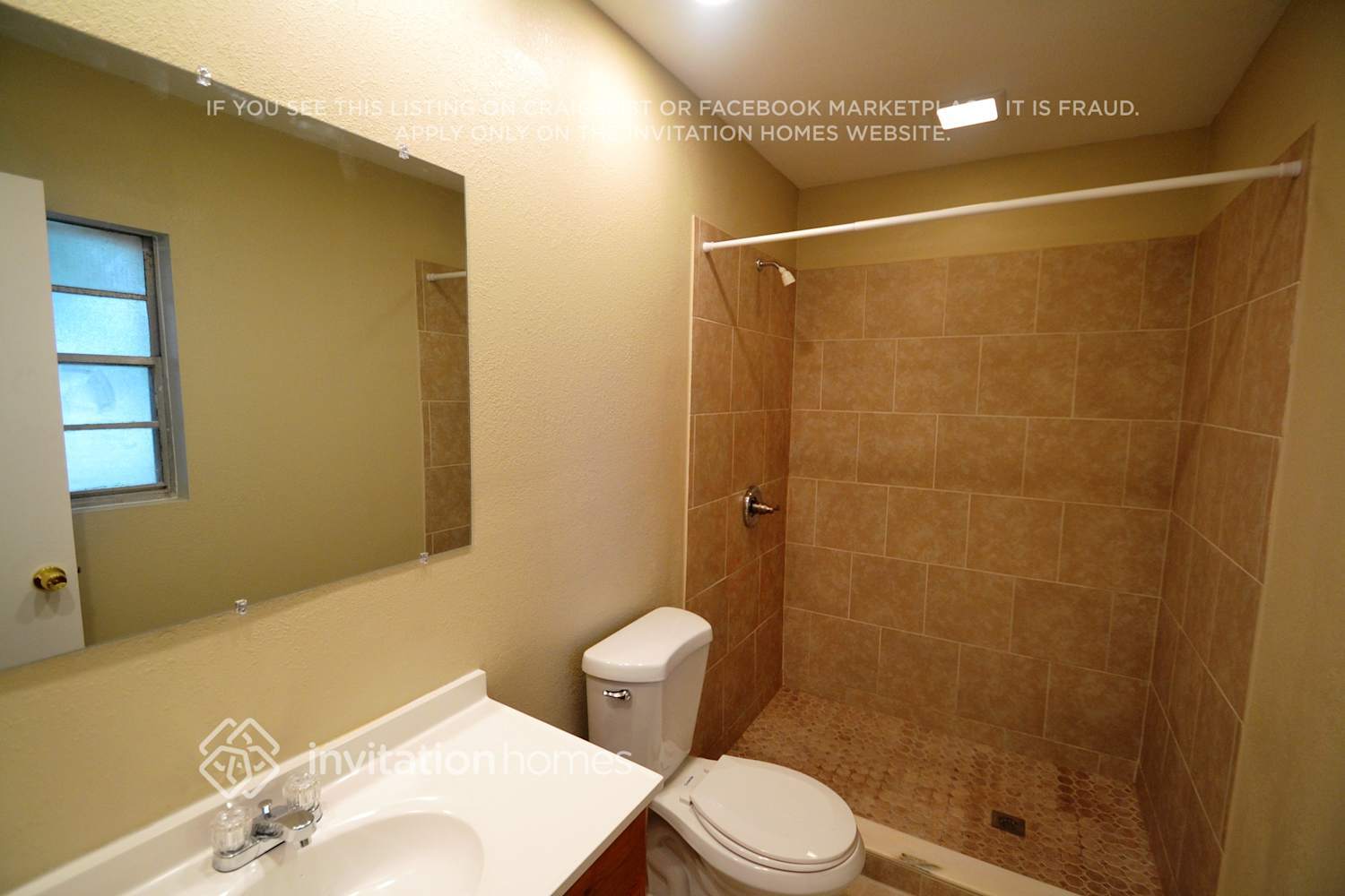 Building Photo - 2200 Bradford Ct