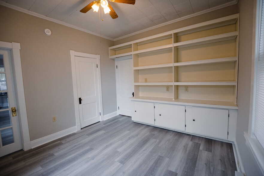 UNIT D BEDROOM - 813 N Market St