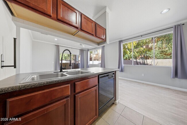 Building Photo - 16013 S Desert Foothills Pkwy