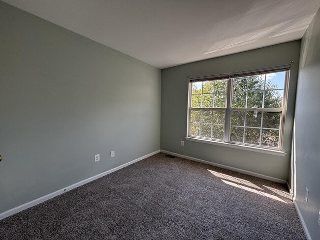 Building Photo - 4666 Louise St Claire Dr