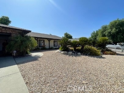 Primary Photo - 26458 Larkspur St
