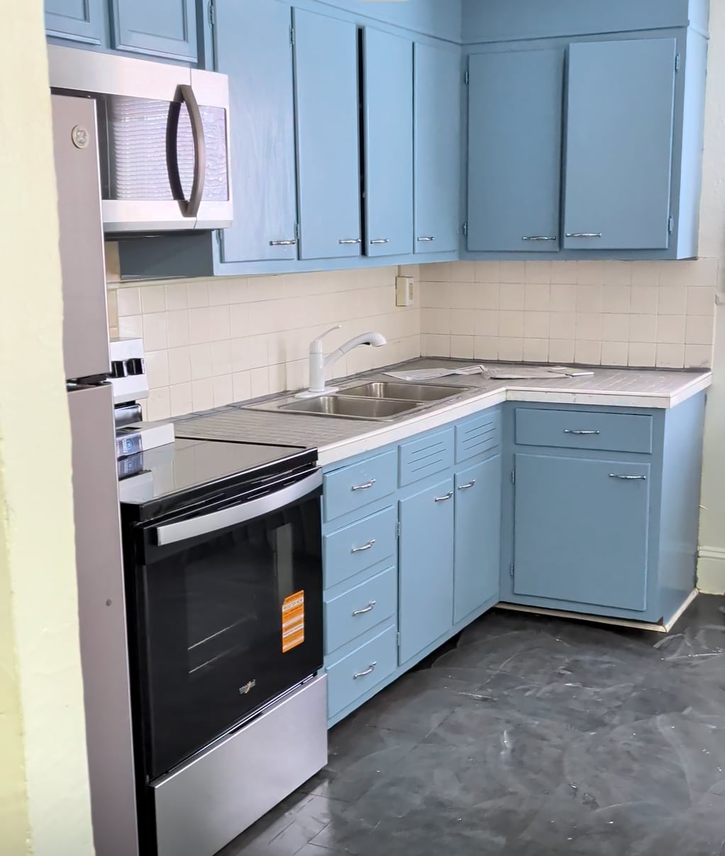 Building Photo - 319 W 11th St