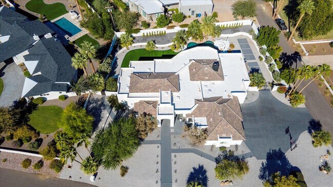 Building Photo - 5316 E Royal View Dr S