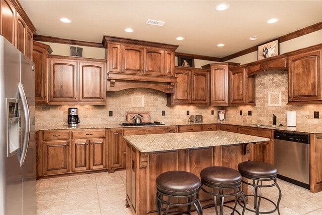 Building Photo - 5602 W Murfield Dr