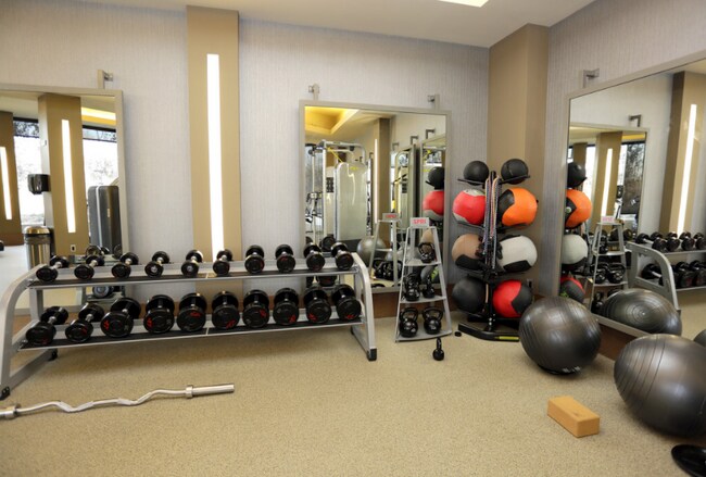 Building Photo - 375 Logan St