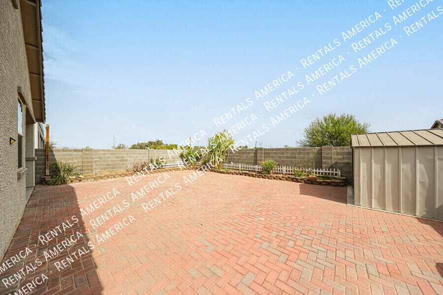 Building Photo - 9820 W Sanna St