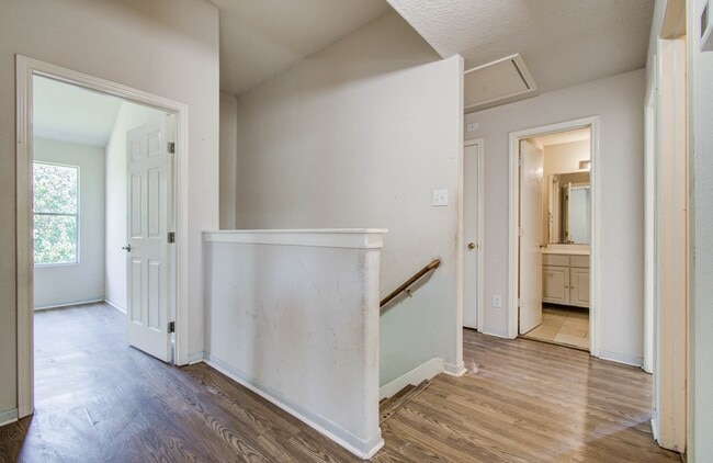 Building Photo - 18518 Alemarble Oak St