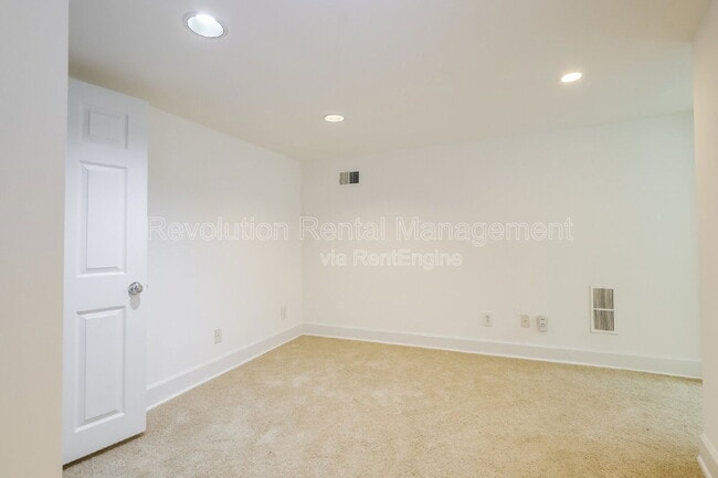 Building Photo - 869 Briarcliff Rd NE