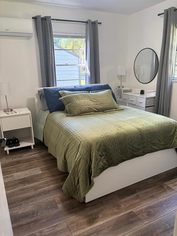 Building Photo - 7703 Hillcrest Terrace