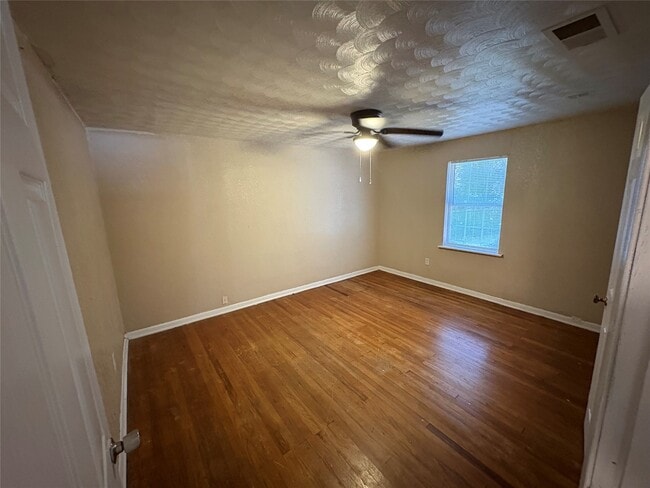 Building Photo - 5717 Eunice St