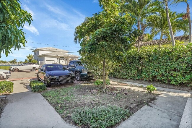 Building Photo - 618 86th St