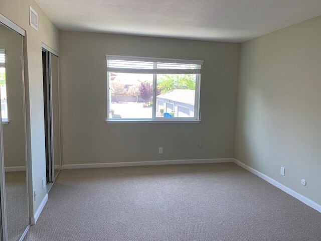 Building Photo - 367 Catamaran St