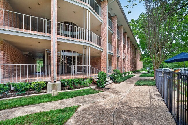 Building Photo - 6547 Bayou Glen Rd