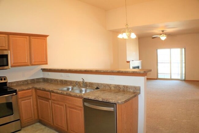 Building Photo - $1,325 | 2 Bedroom, 2 Bathroom Condo | Pet Friendly* | Sublease* | Available for July 1st, 2026 M...