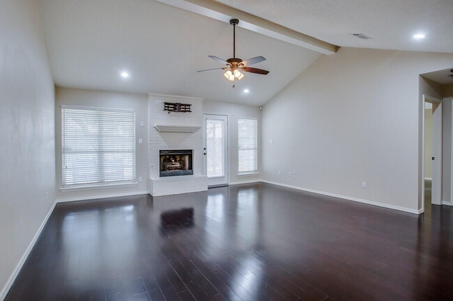 Building Photo - 142 N Utica Ave