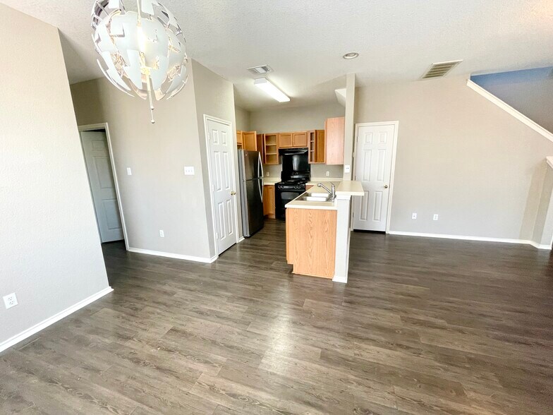 Building Photo - 13804 Harris Ridge Blvd