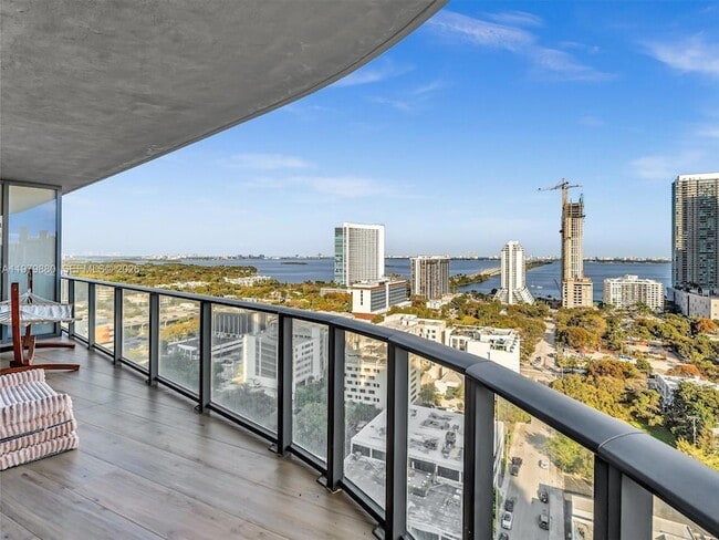 Building Photo - 121 NE 34th St