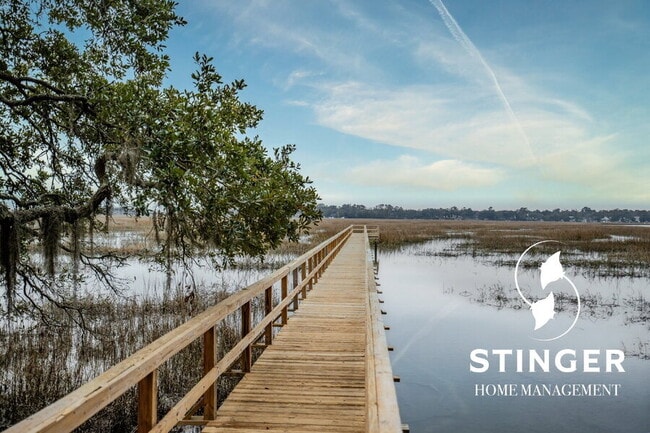 Building Photo - 1808 Lenora Dr