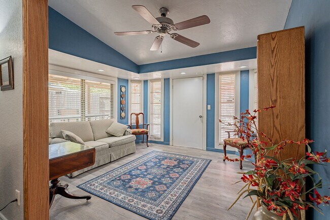Building Photo - 4618 N Courtney Dr