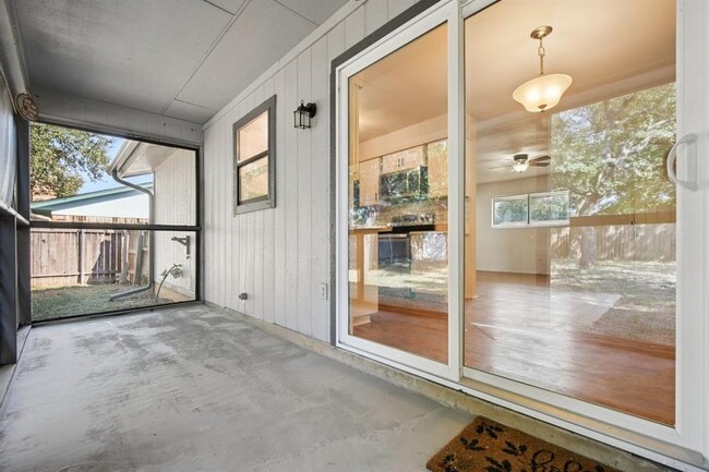 Building Photo - 2214 Winchester Dr